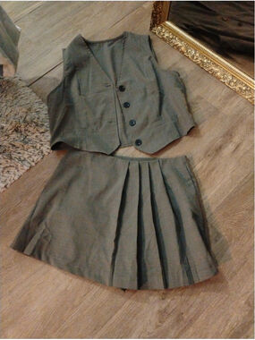 Women's Unbranded Brown Vest and Pleated Skort Set Size L
